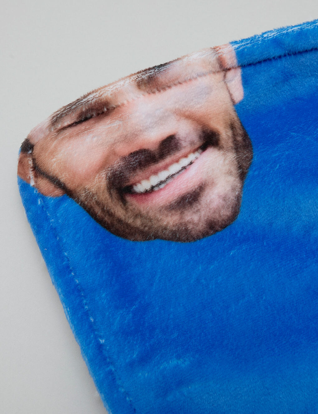 Face Throw. Throw with Faces on.