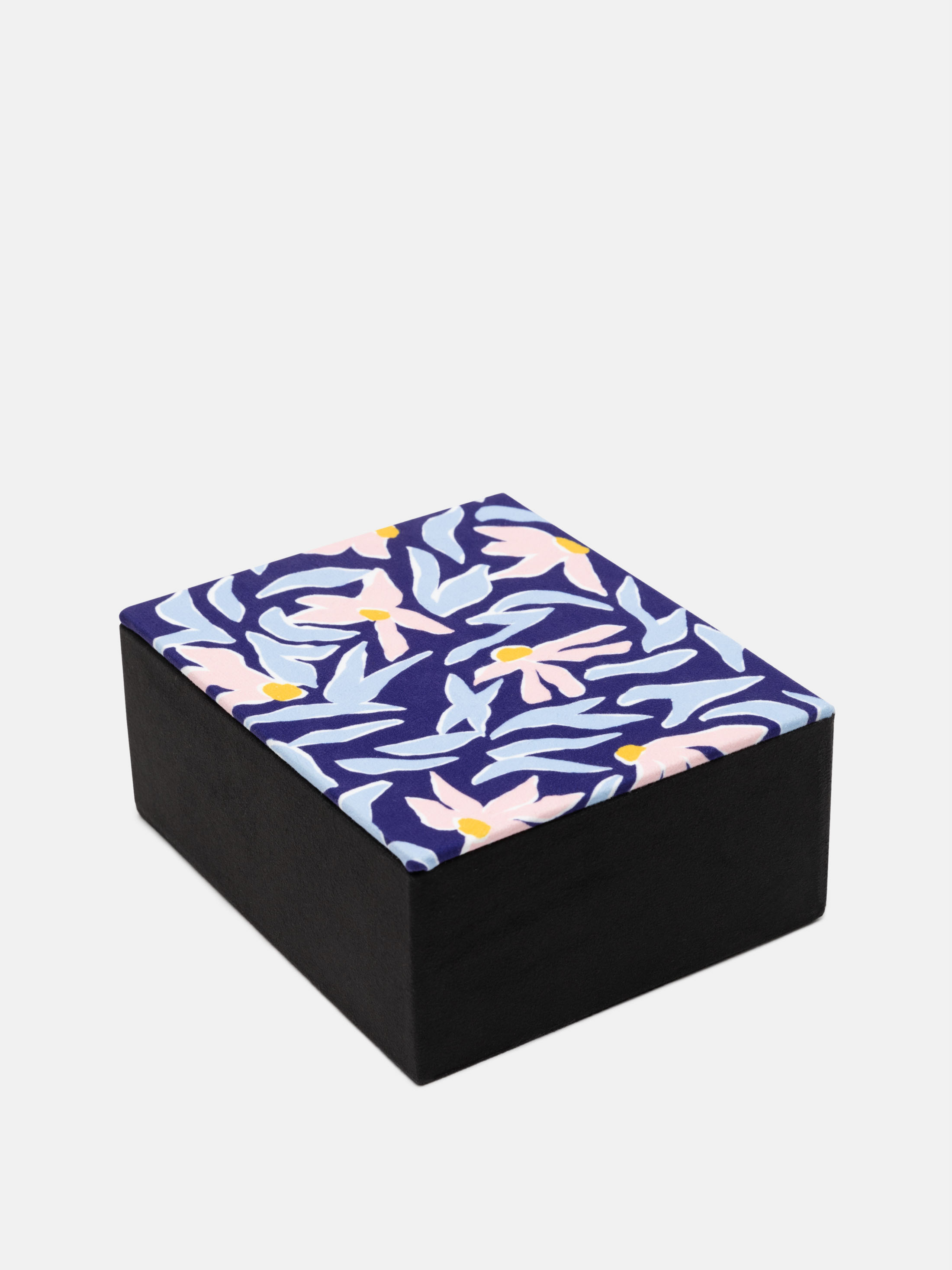 Decorative Accessories UK Contrado