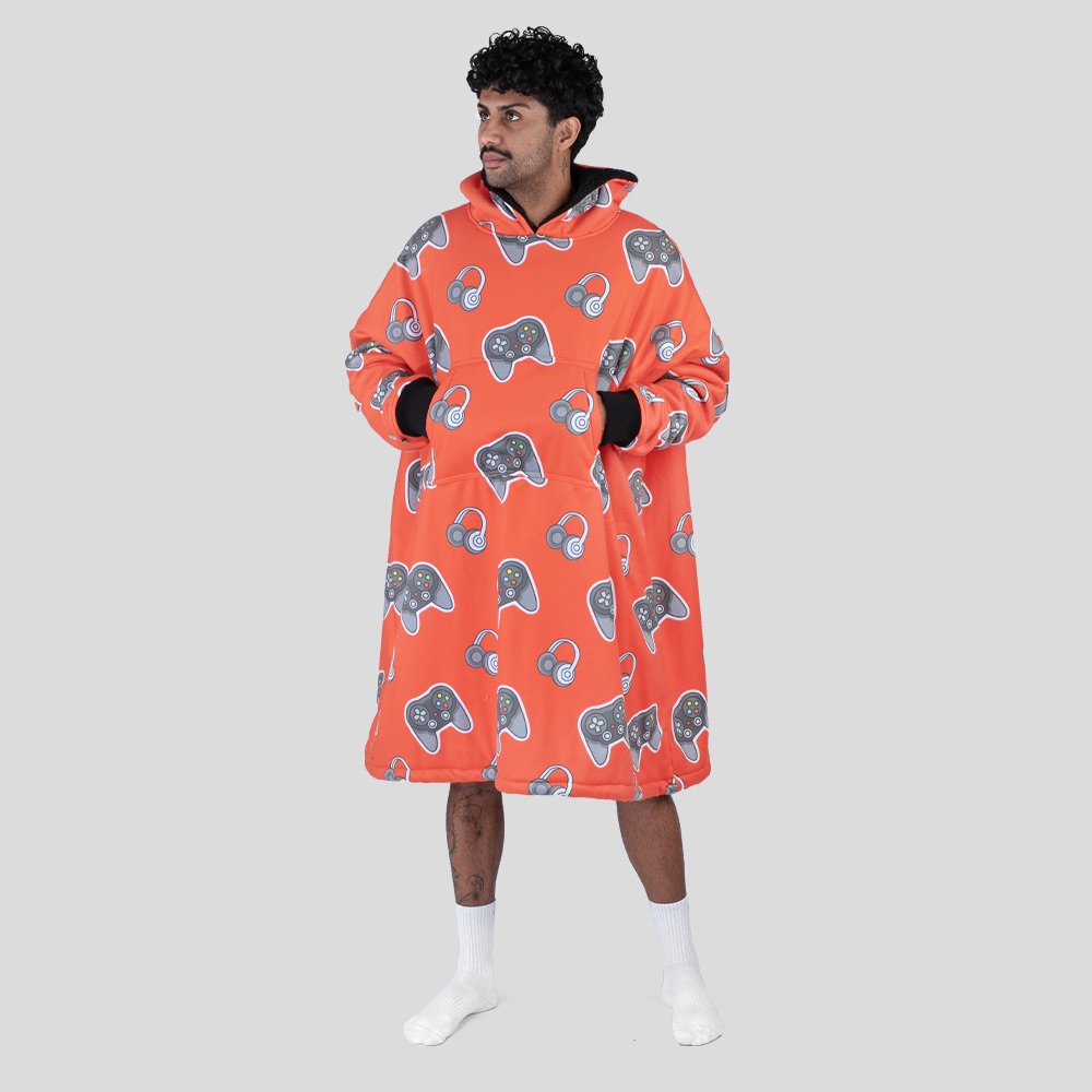 Newspaper Pattern Print Hooded Blanket